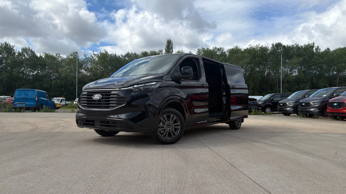 Ford Transit Custom 320 L2 Diesel Fwd 2.0 EcoBlue 136ps H1 Van Limited - Image 33